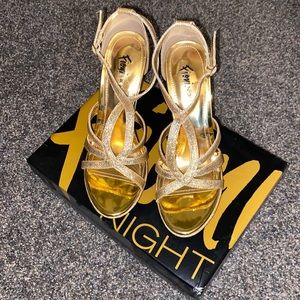 Fioni Night Gold Glitter Heels/ Woman’s 7.5/ New/ Never Worn